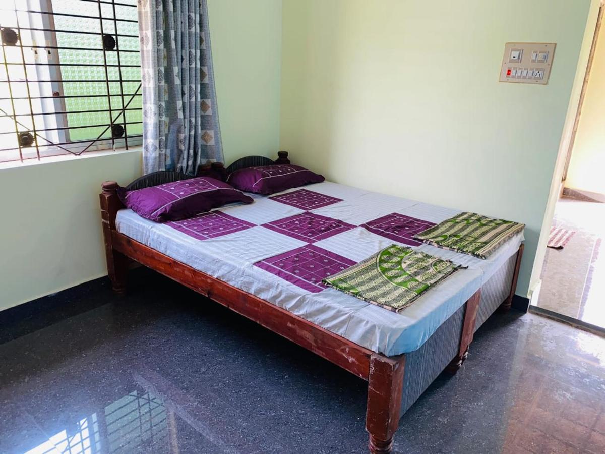 Prajwal Home Stay Хампи Стая снимка