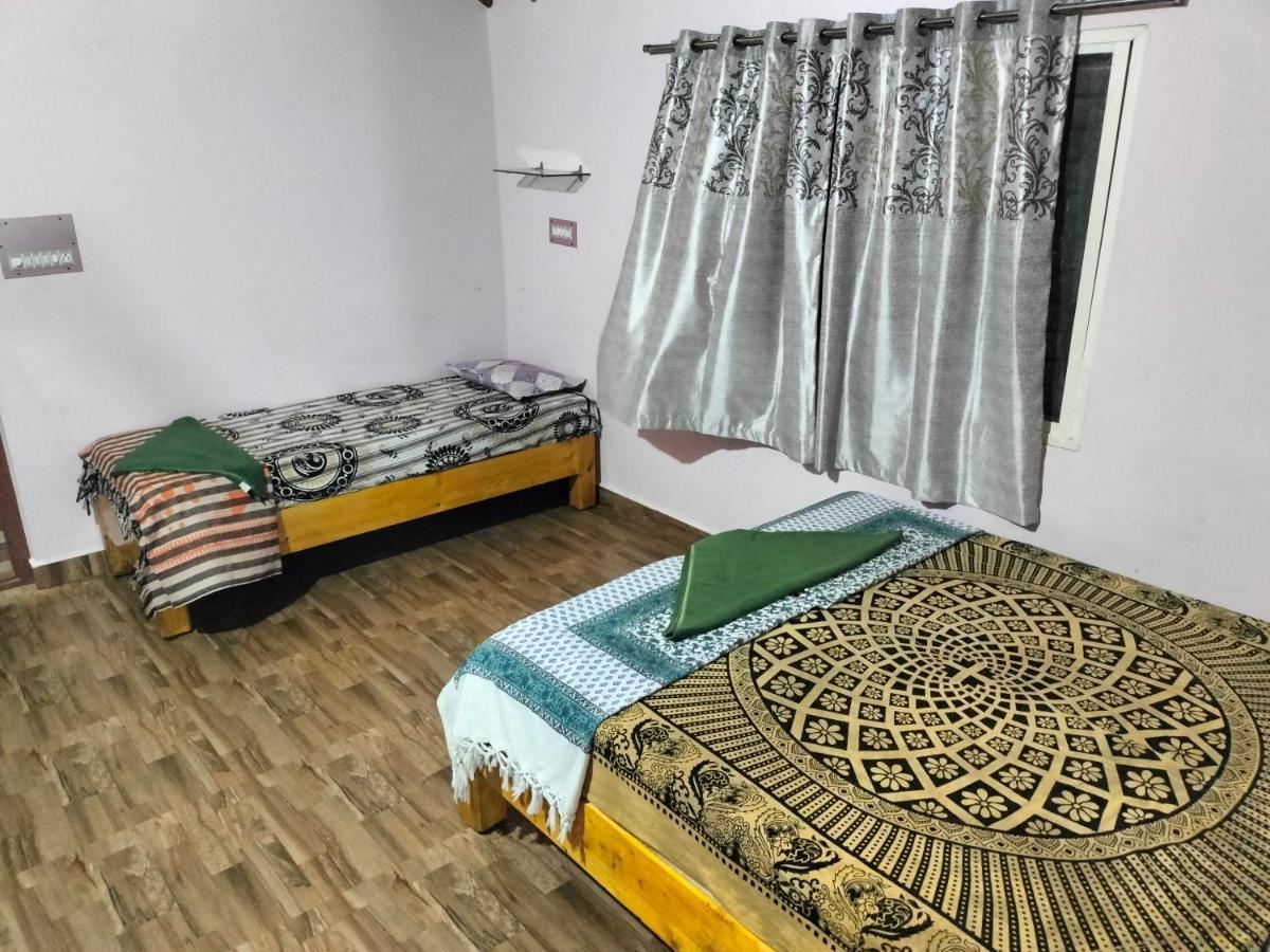 Prajwal Home Stay Хампи Екстериор снимка
