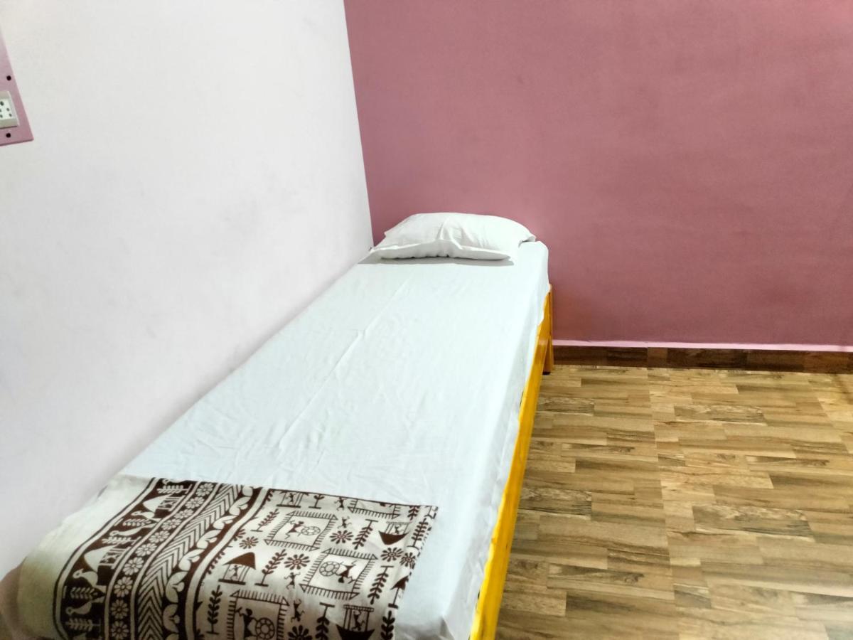Prajwal Home Stay Хампи Екстериор снимка