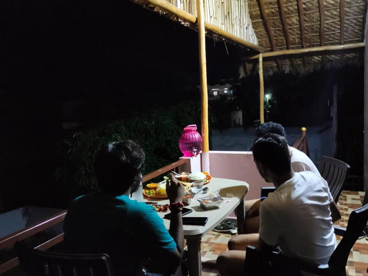 Prajwal Home Stay Хампи Екстериор снимка