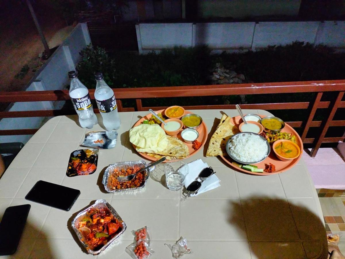 Prajwal Home Stay Хампи Екстериор снимка