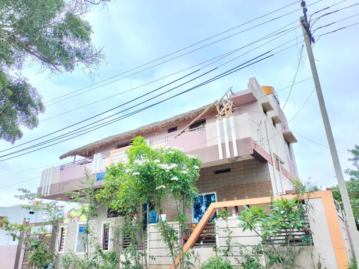 Prajwal Home Stay Хампи Екстериор снимка