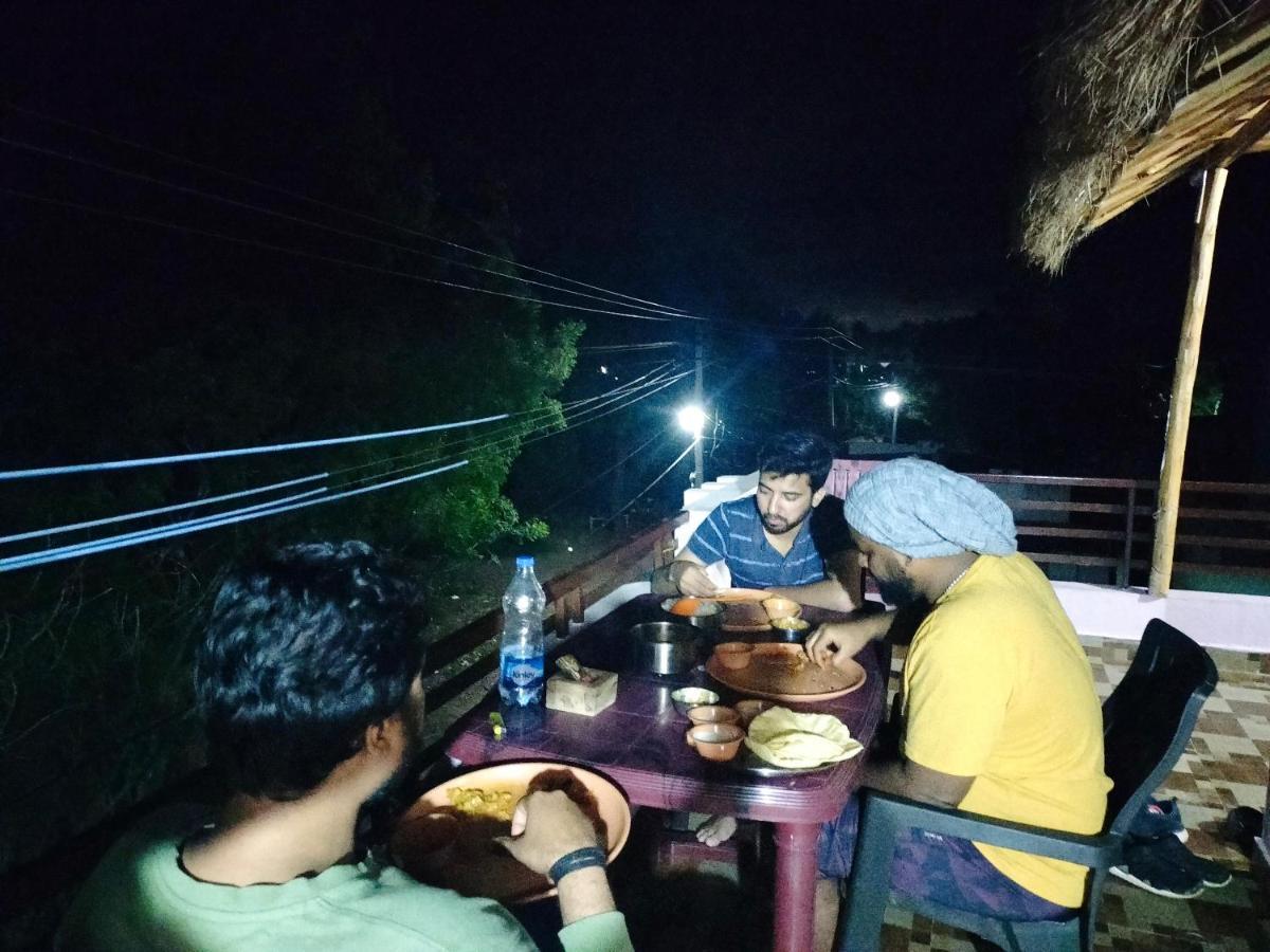 Prajwal Home Stay Хампи Екстериор снимка