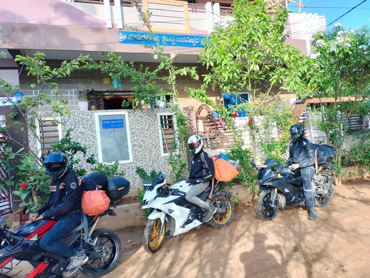 Prajwal Home Stay Хампи Екстериор снимка