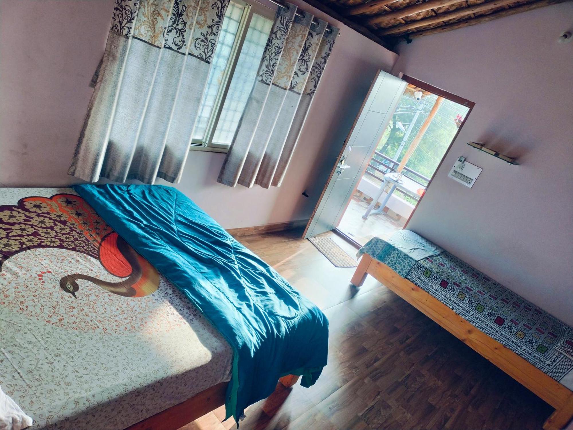 Prajwal Home Stay Хампи Екстериор снимка